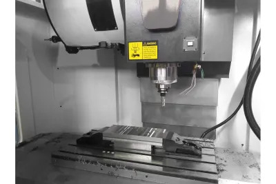 Фото JET JVM-800LA CNC Фрезерный станок с ЧПУ Siemens 828D (Fanuc 0i) в интернет-магазине ToolHaus.ru