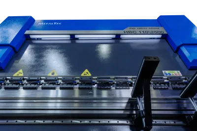 Фото MetalTec HBC 110/2500 Листогибочные гидравлические прессы с ЧПУ в интернет-магазине ToolHaus.ru